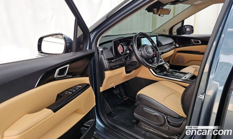 Kia Carnival 9-Seater Prestige