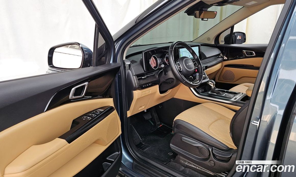 Kia Carnival 9-Seater Prestige