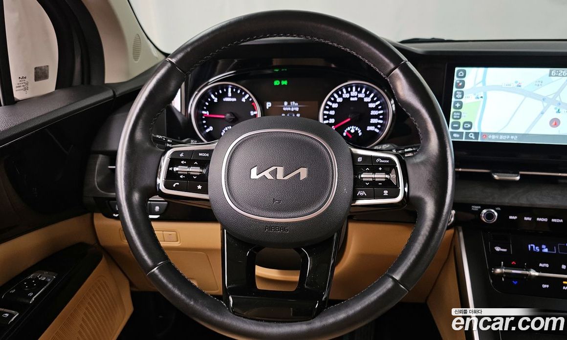 Kia Carnival 9-Seater Prestige