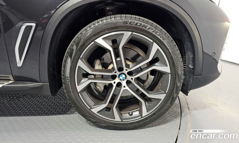 BMW X5 xDrive i40 xLine