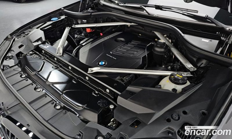 BMW X5 xDrive i40 xLine