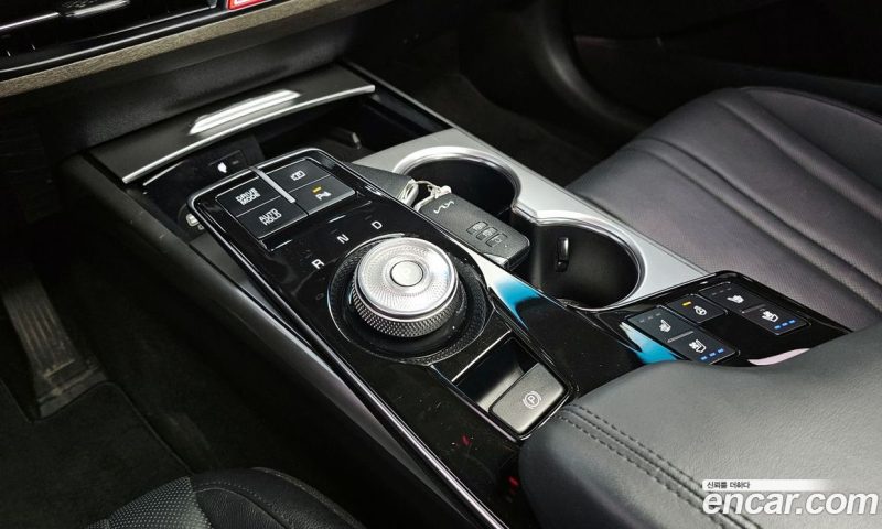 Kia K8 2.5 Gasoline 2WD
