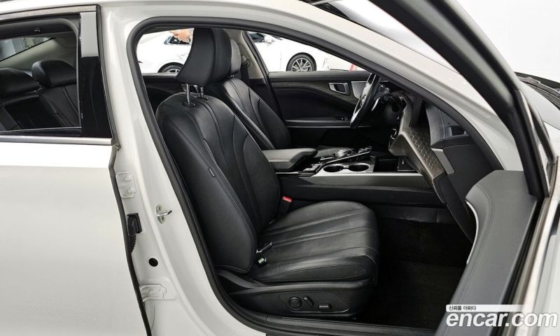 Kia K8 2.5 Gasoline 2WD