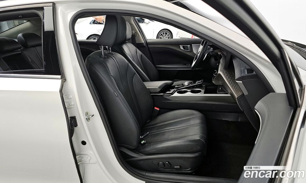 Kia K8 2.5 Gasoline 2WD