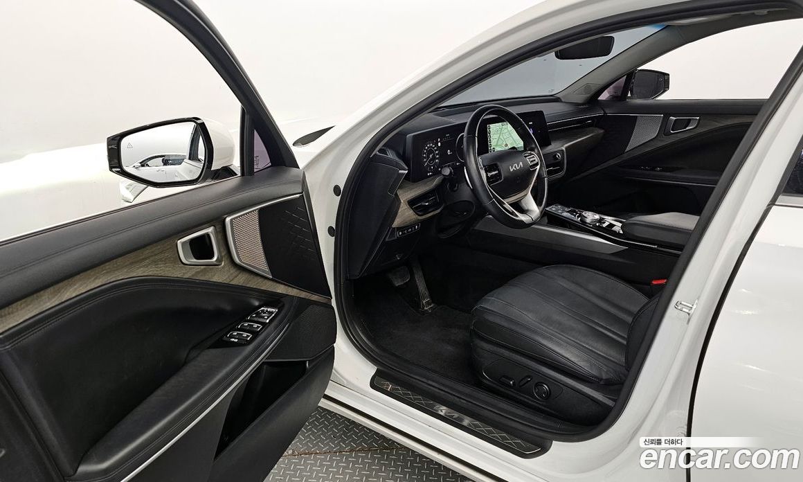 Kia K8 2.5 Gasoline 2WD