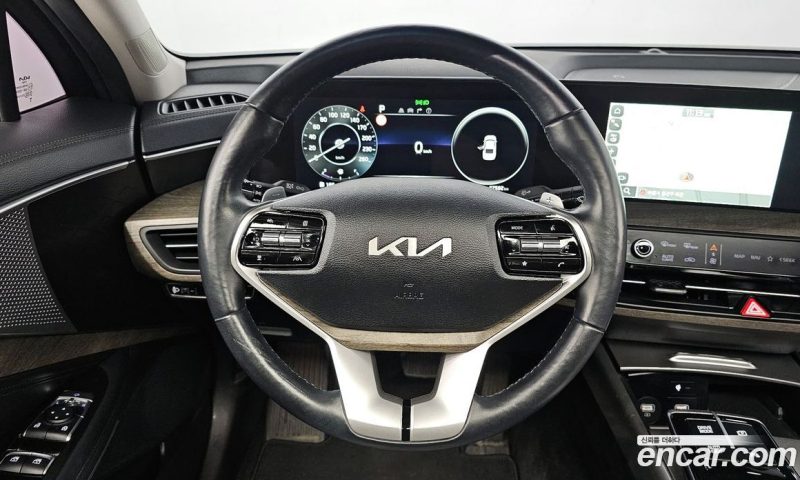 Kia K8 2.5 Gasoline 2WD