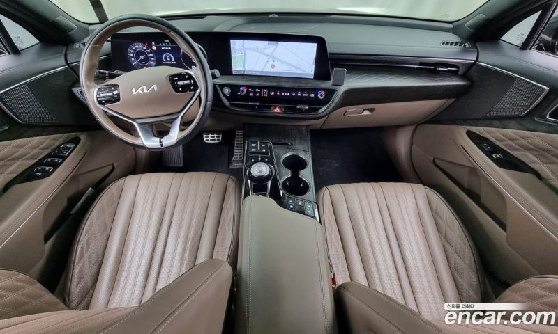 Kia K8 2.5 Gasoline 2WD