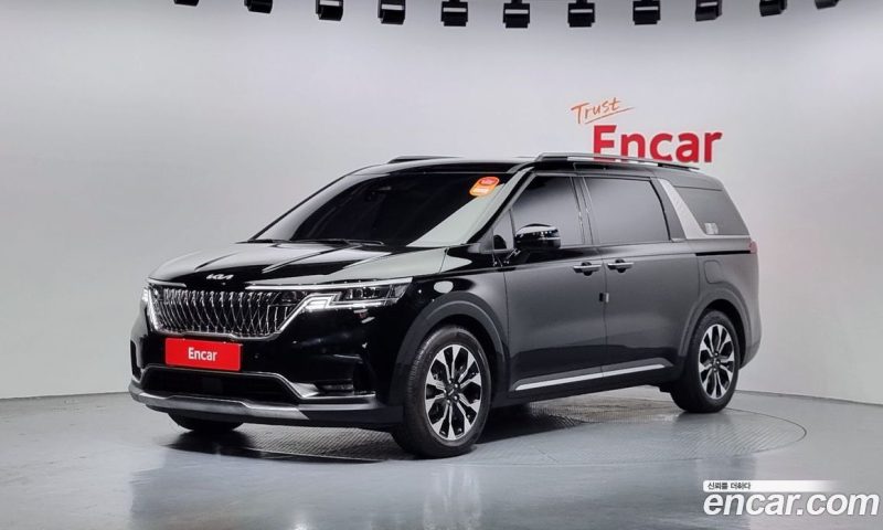 Kia Carnival 9-Seater Noblesse