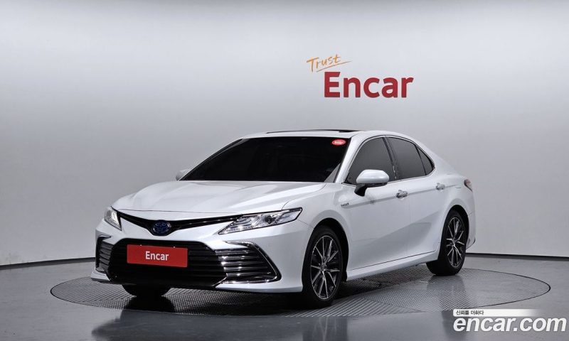 Toyota Camry 2.5 XLE Hybrid