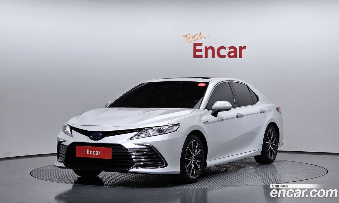 Toyota Camry 2.5 XLE Hybrid
