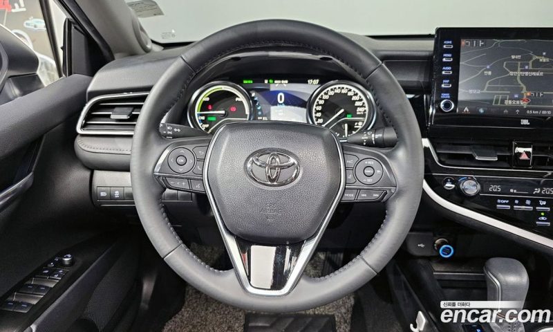 Toyota Camry 2.5 XLE Hybrid