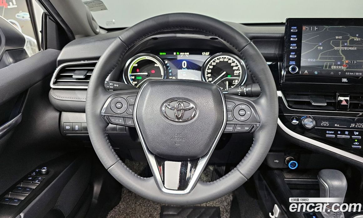 Toyota Camry 2.5 XLE Hybrid