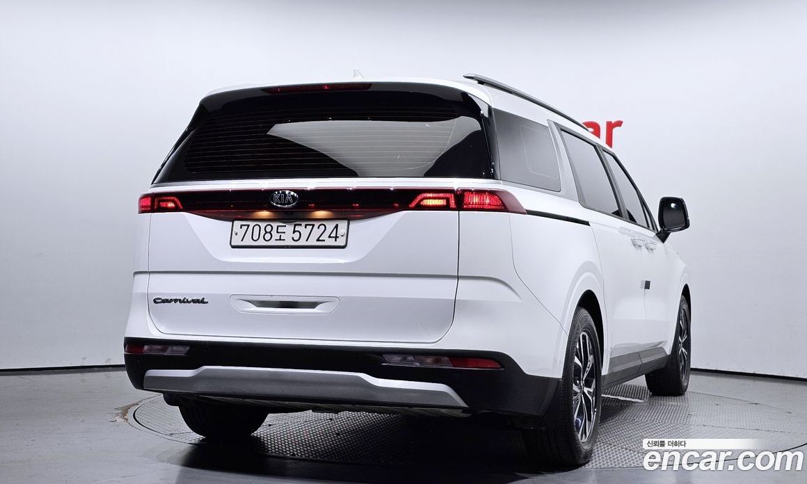 Kia Carnival 11-Seater Prestige