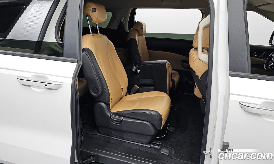 Kia Carnival 11-Seater Prestige