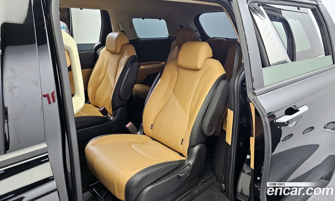 Kia Carnival 9-Seater Signature