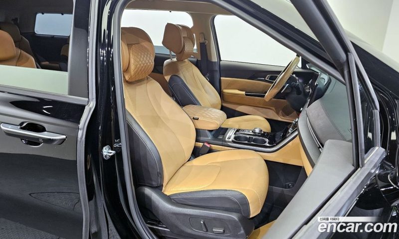 Kia Carnival 9-Seater Signature
