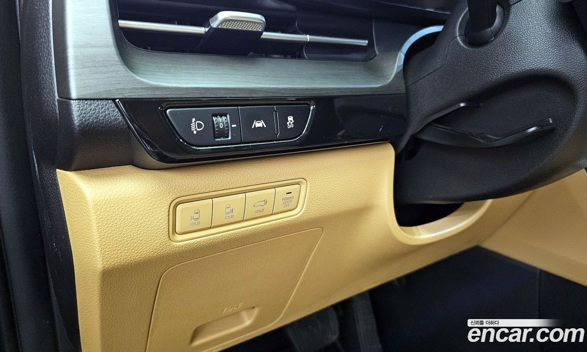Kia Carnival 9-Seater Signature