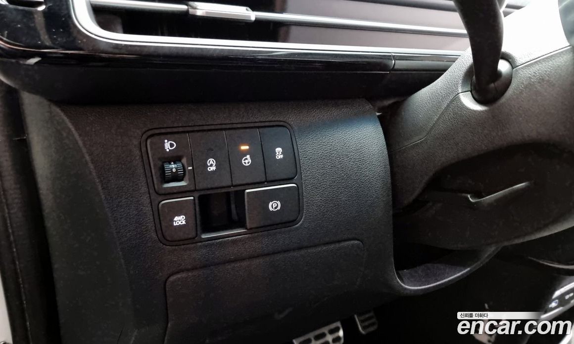 Hyundai Staria 4WD Lounge 9-Seater