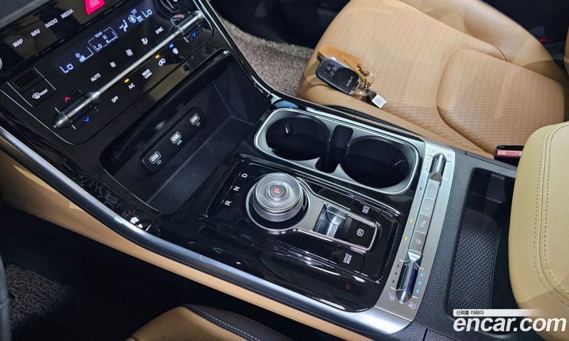 Kia Carnival 9-Seater Signature