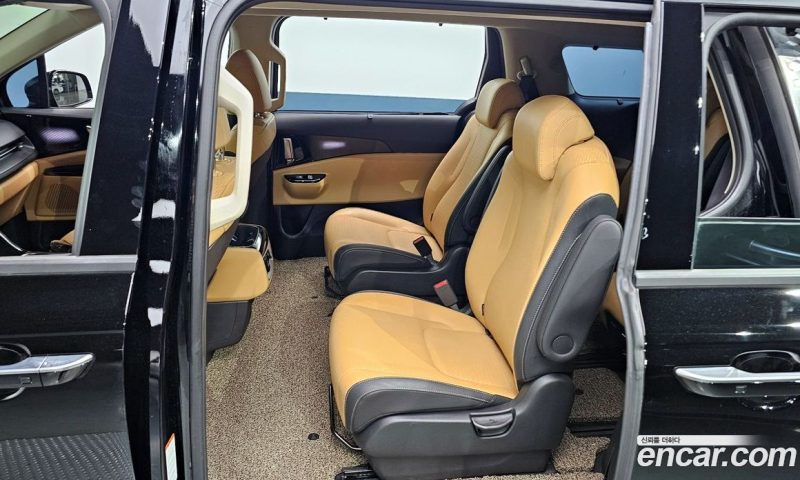 Kia Carnival 9-Seater Signature