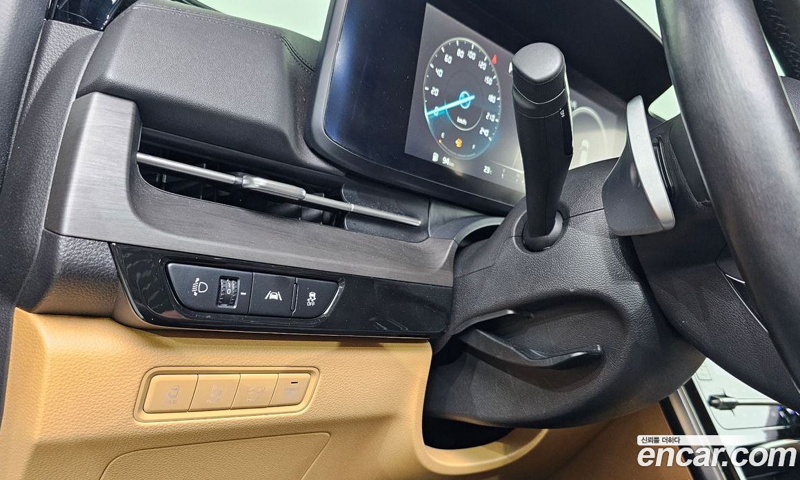 Kia Carnival 9-Seater Signature