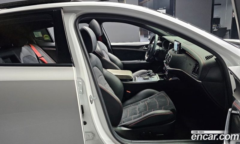 Kia Stinger 2.5 Masters ACRO EDITION