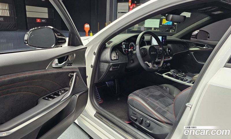 Kia Stinger 2.5 Masters ACRO EDITION