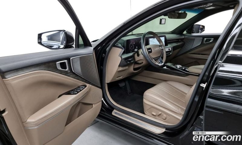 Kia K8 2.5 Gasoline 2WD