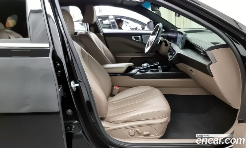 Kia K8 2.5 Gasoline 2WD