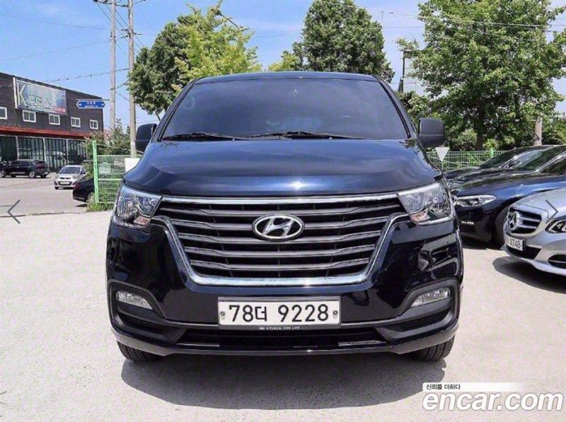 Hyundai Starex 4WD Wagon 12-Seater