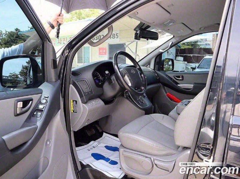 Hyundai Starex 4WD Wagon 12-Seater