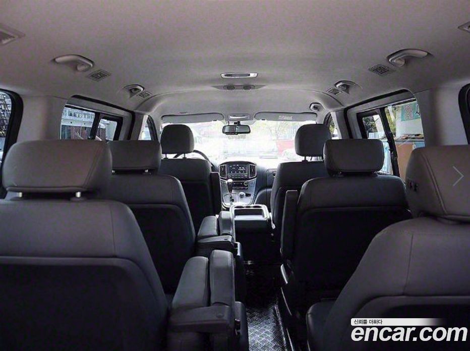 Hyundai Starex 4WD Wagon 12-Seater