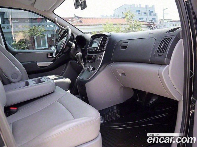 Hyundai Starex 4WD Wagon 12-Seater