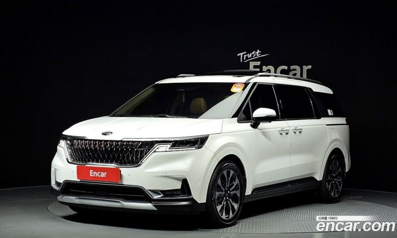 Kia Carnival 9-Seater Signature