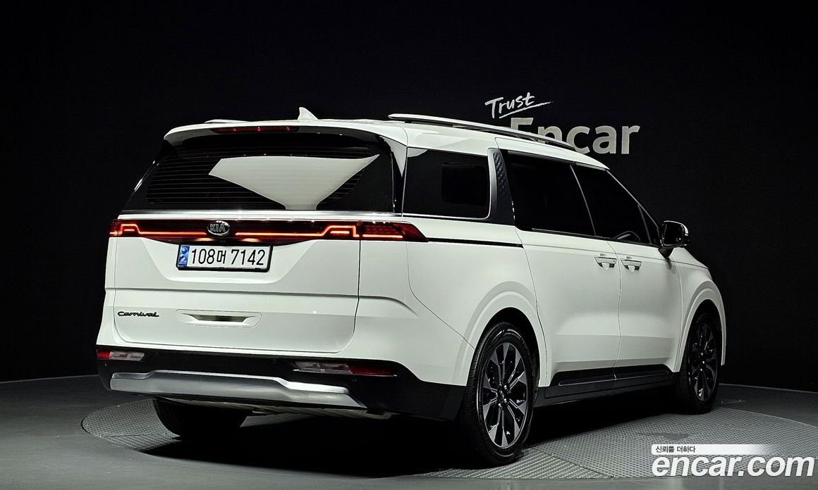 Kia Carnival 9-Seater Signature