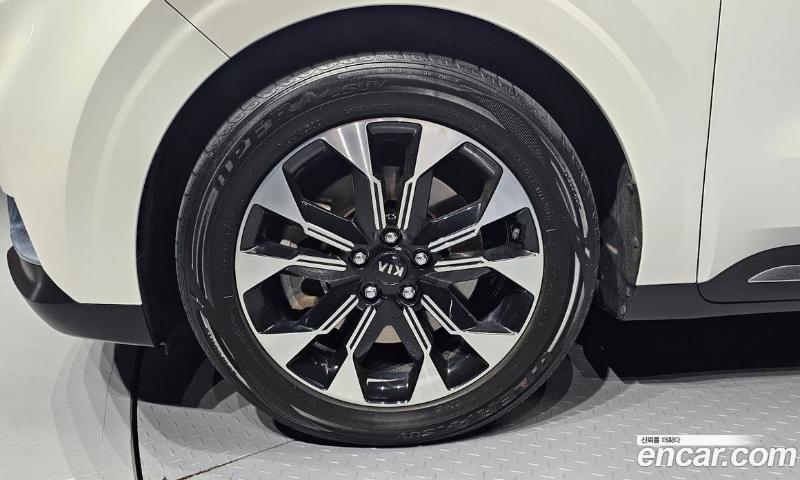 Kia Carnival 9-Seater Signature