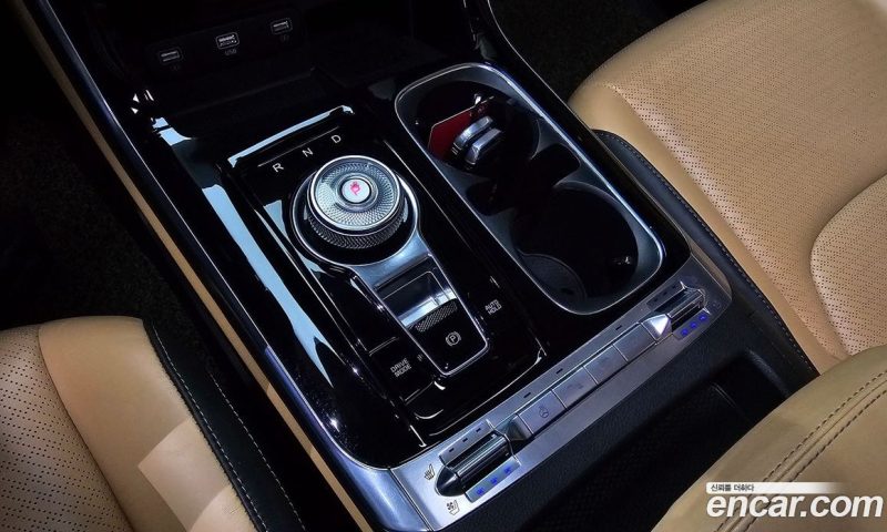 Kia Carnival 9-Seater Signature