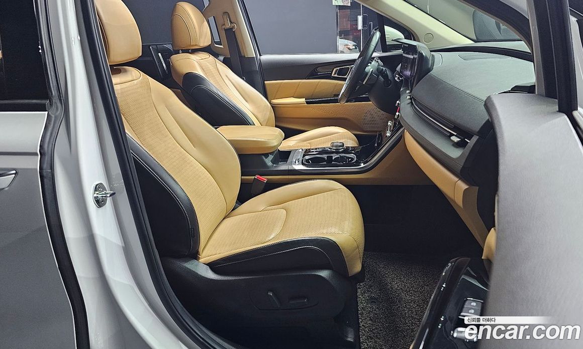 Kia Carnival 9-Seater Signature