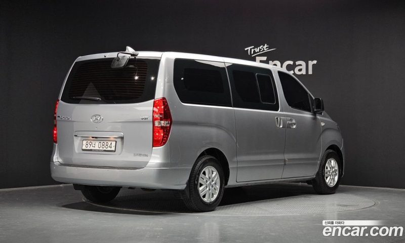 Hyundai Starex Van 5-Seater