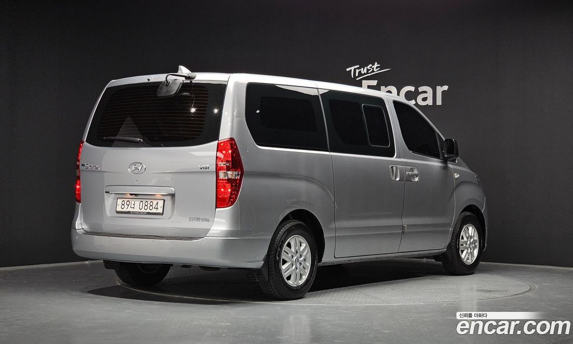 Hyundai Starex Van 5-Seater