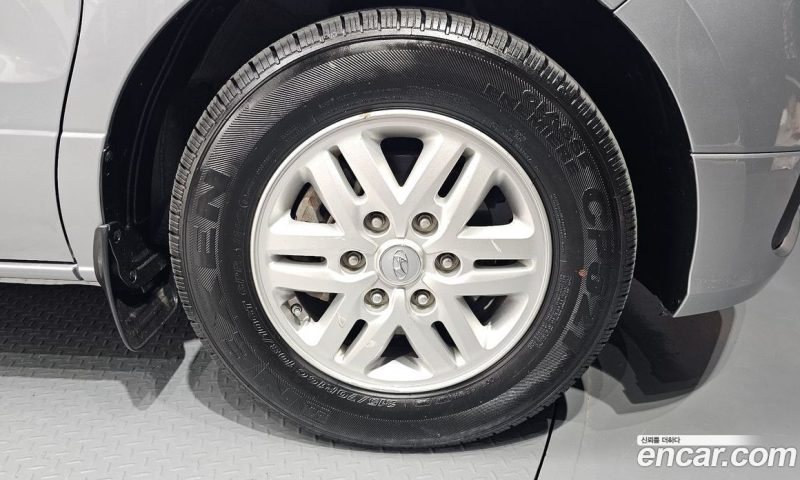 Hyundai Starex Van 5-Seater