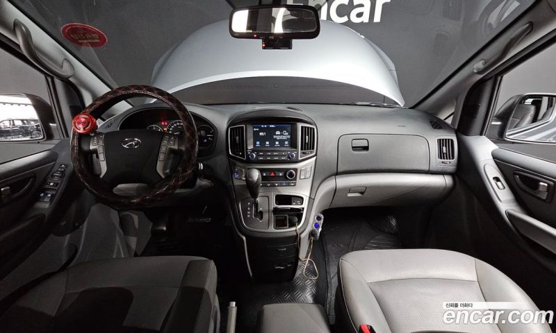 Hyundai Starex Van 5-Seater