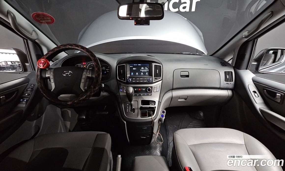 Hyundai Starex Van 5-Seater