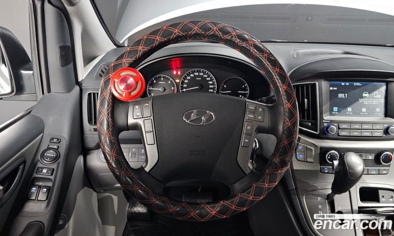 Hyundai Starex Van 5-Seater