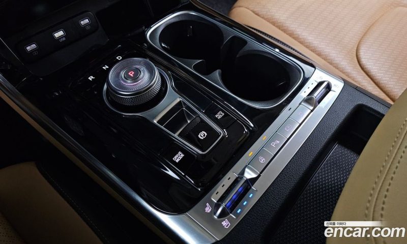 Kia Carnival 7-Seater Signature