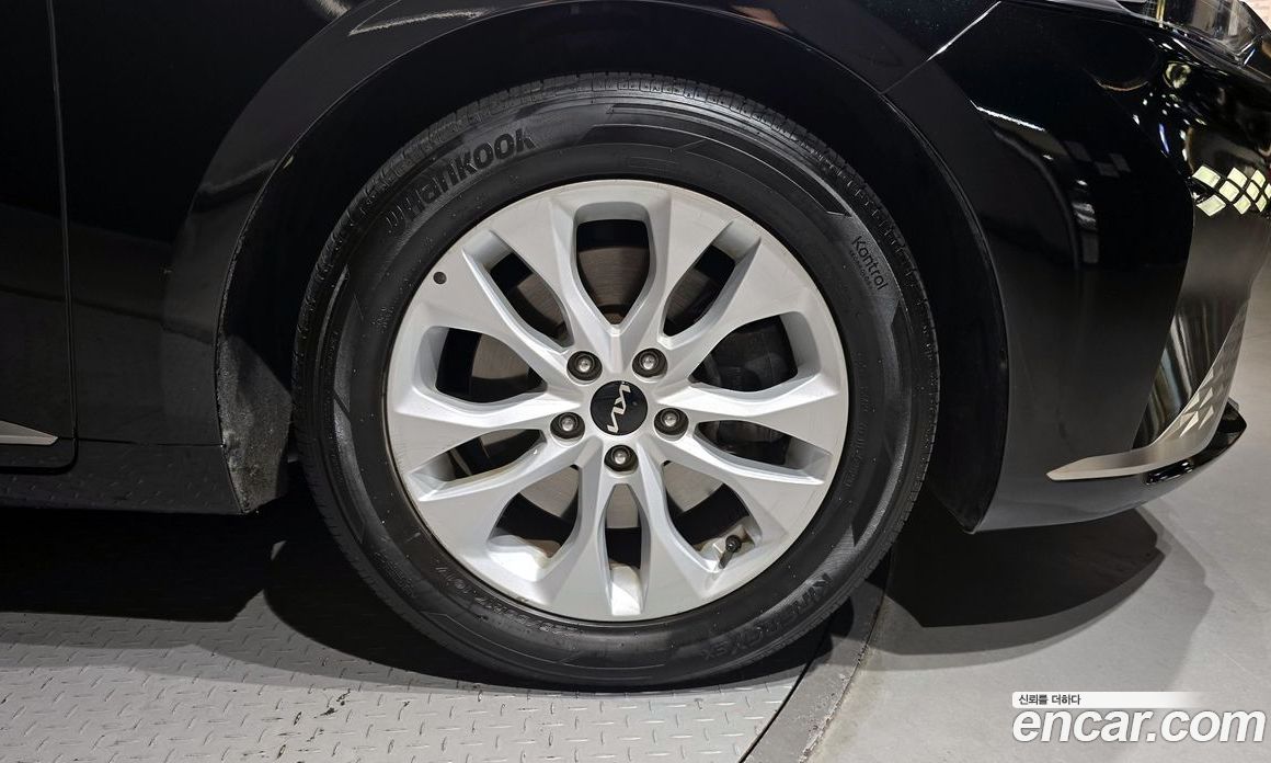 Kia K8 2.5 Gasoline 2WD