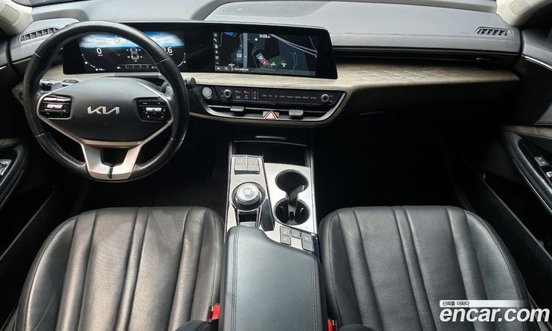 Kia K8 2.5 Gasoline 2WD