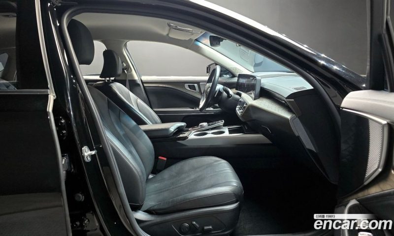 Kia K8 2.5 Gasoline 2WD