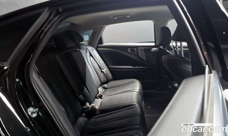 Kia K8 2.5 Gasoline 2WD