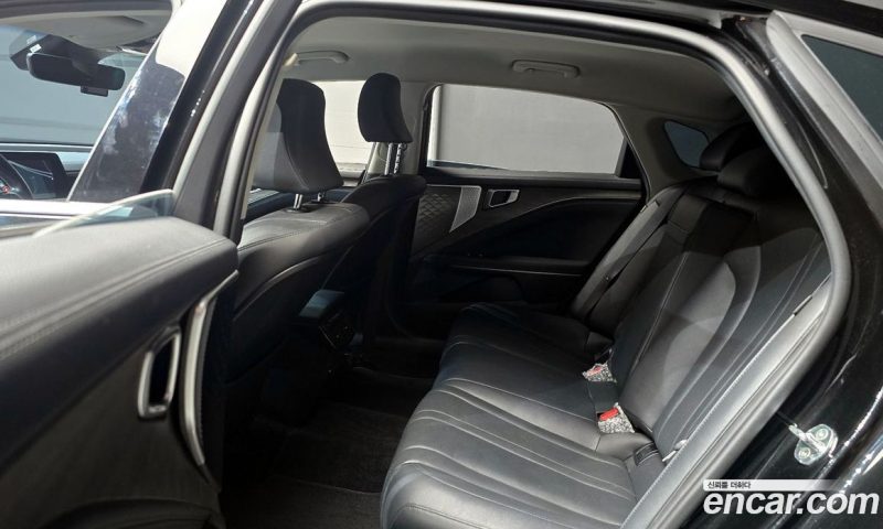 Kia K8 2.5 Gasoline 2WD